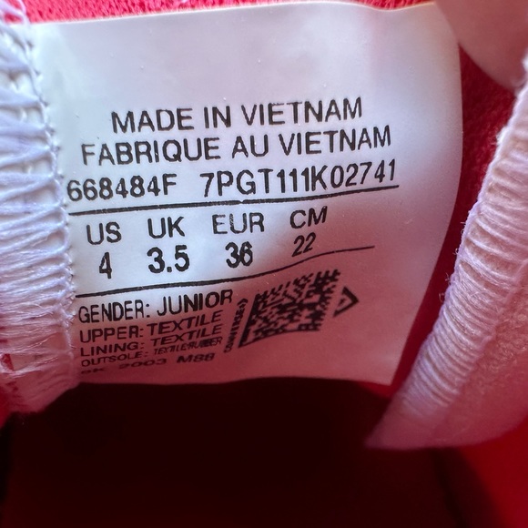 Low-top Multi-colored Converse Size 4 - Picture 8 of 8